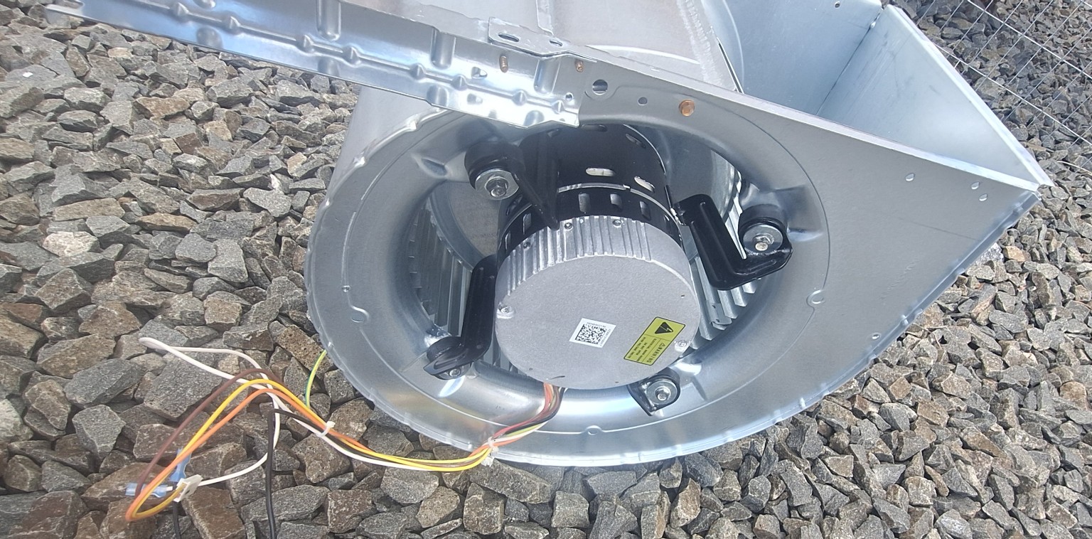 Blower assembly before cleaning